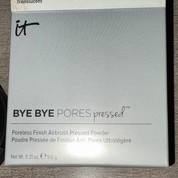 IT Cosmetics Bye Bye Pores Pressed Powder - Translucent - Picture 2 of 4
